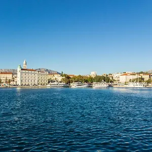 Luce , Split Croacia